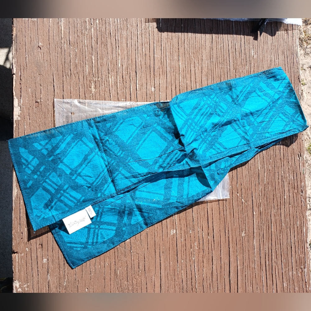 Thirty-One Neck Scarf, Tartan